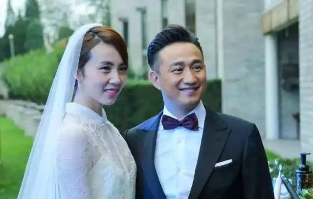 娱乐圈之一见钟情_一见钟情明星夫妻_日久生情娱乐圈夫妻