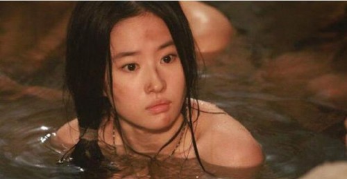 刘亦菲沐浴戏份分析_女明星的洗澡图片_女明星剧中沐浴戏份