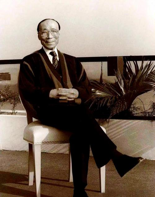 香港娱乐圈老大名字_香港以前的娱乐圈老大_曾经的香港娱乐圈